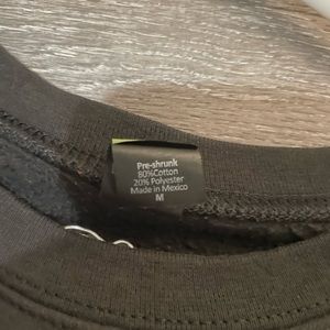 Disney mickey mouse crewneck size medium